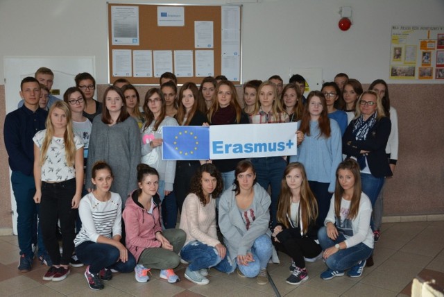 Projekt jest przeznaczony dla uczniów  kierunków: technik ekonomista,  hotelarstwa oraz  żywienia i usług gastronomicznych i jest realizowany przy wsparciu programu Unii Europejskiej Erasmus+.