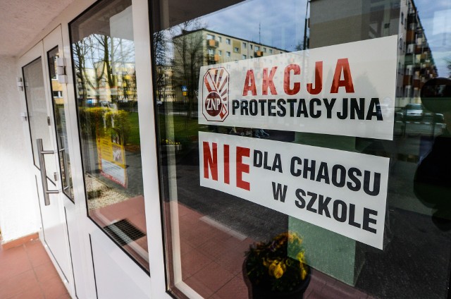 Ostatniego dnia marca w wielu bydgoskich szkołach przeciw reformie protestowali nauczyciele należący do ZNP.