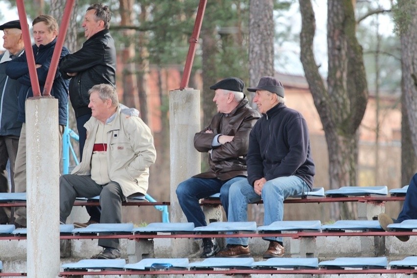 Pewne zwycięstwo Orlicza Suchedniów w meczu przeciwko Nidziance Bieliny. Strata suchedniowian do lidera coraz mniejsza!