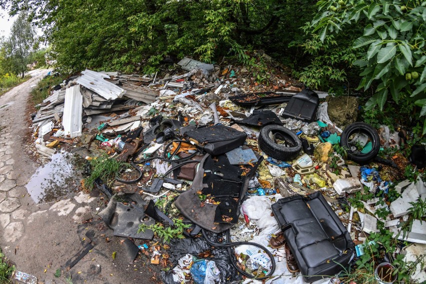 Bydgoszcz ma drugie wielkie wysypisko śmieci - ratusz karze dzierżawcę terenu [zdjęcia]