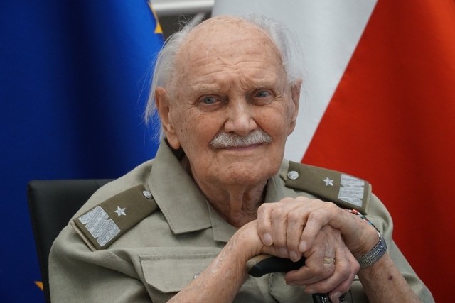 Generał Podhorski kończy 101 lat. Jubilatowi składamy najserdeczniejsze życzenia.