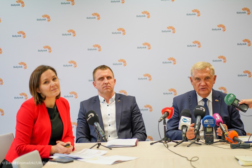 Prezydent Tadeusz Truskolaski, Karol Reńko, dyrektor biura...