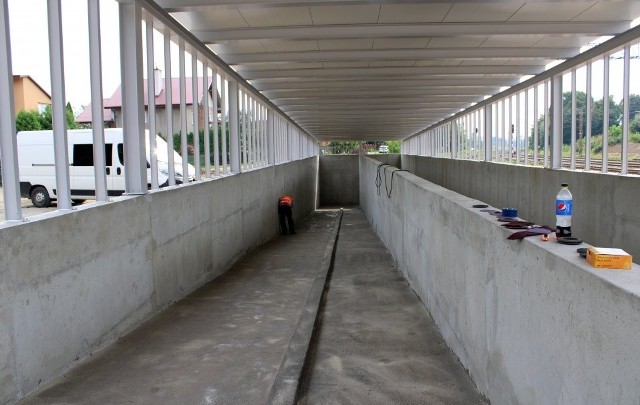 Budowa tunelu na stacji kolejowej w Żurawicy.