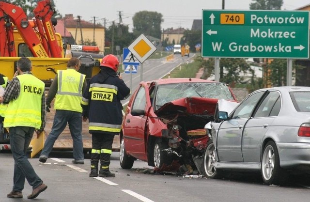 W porannym wypadku w Grabowej zgineła 22-letnia pasażerka fiata punto.