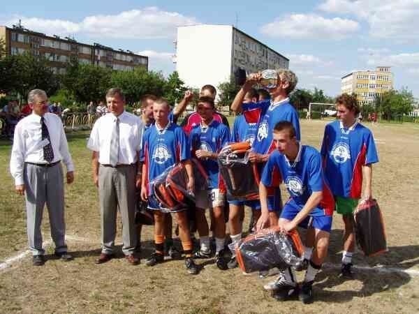 Zwycięzcy turnieju, drużyna Korbud & Andrzej, po odebraniu...