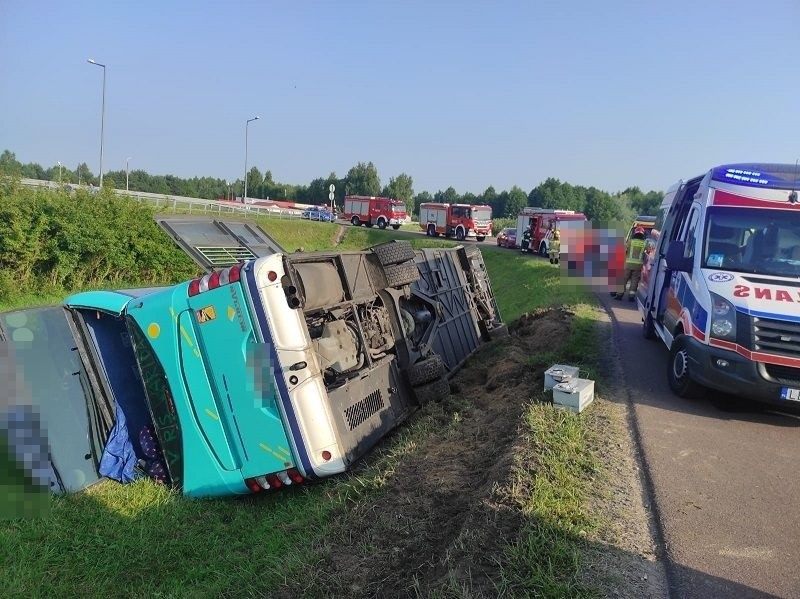 Wypadek białoruskiego autokaru w Terespolu. Sześć osób trafiło do szpitala