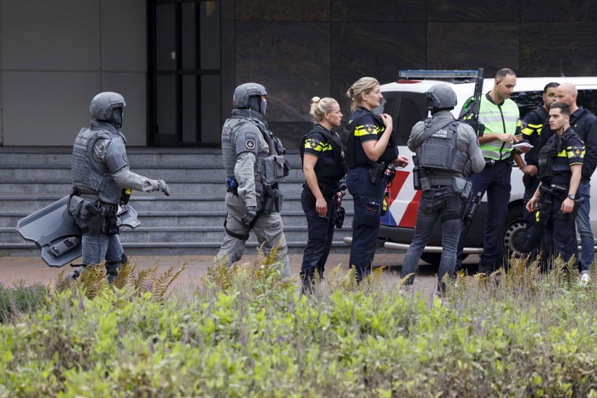 Strzelanina w Rotterdamie. Potwierdzono już śmierć trzeciej osoby. Sprawca w rękach policji