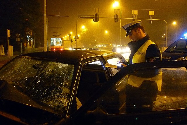 W wypadku na Włókniarzy ranny został pasażer samochodu