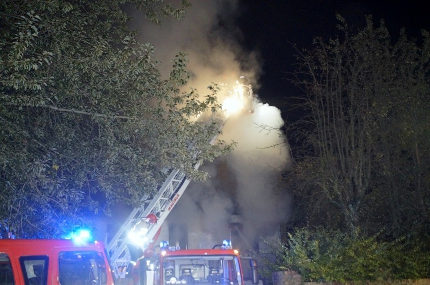 Pożar budynku przy ulicy Wileńskiej w Słupsku [ZDJĘCIA]