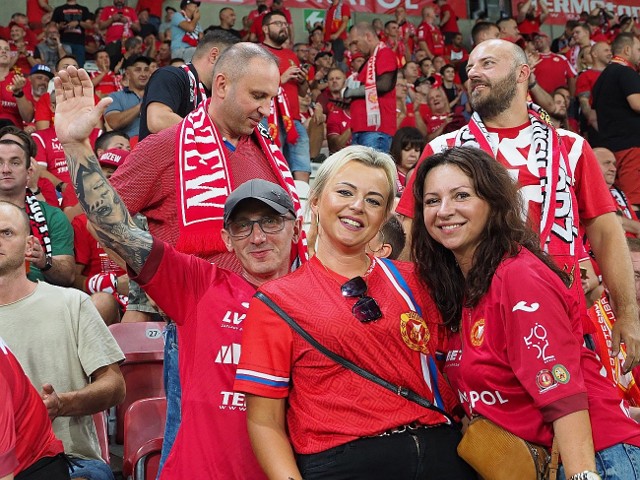 Mecz Widzewa ze Śląskiem Wrocław obserwowało z trybun 2.266 przedstawicielek płci pięknej