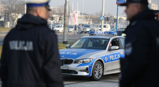 Policjanci z grupy SPEED namierzyli kolejnych kierowców, którzy jechali zbyt szybko w terenie zabudowanym.