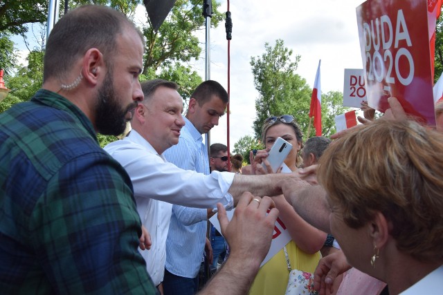 Andrzej Duda w czwartek, 2 lipca przyjechał do Sulęcina. Sympatycy kandydata skandowali: - Nasz prezydent Andrzej Duda!