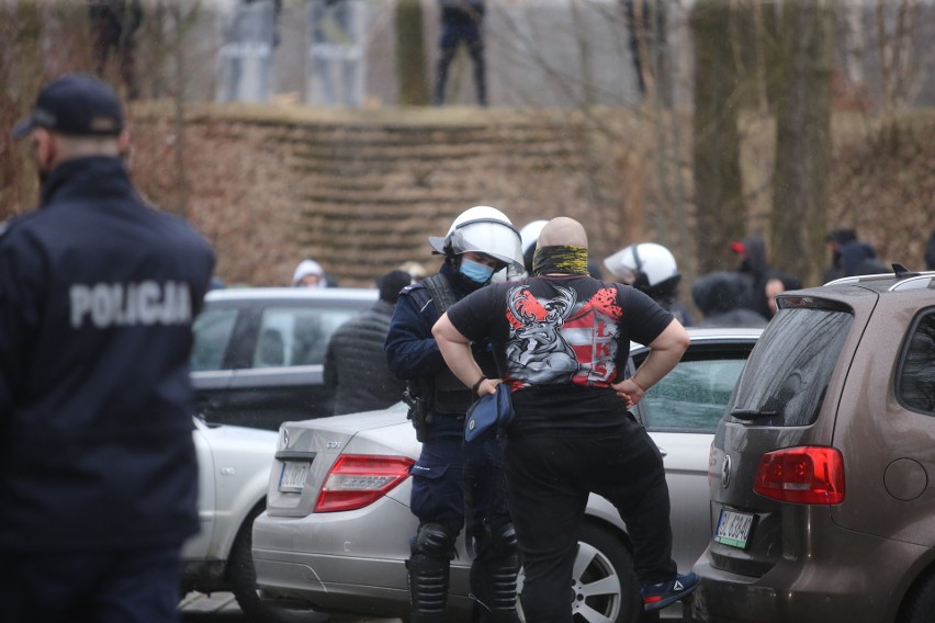 Kibice kontra policja w Sosnowcu...