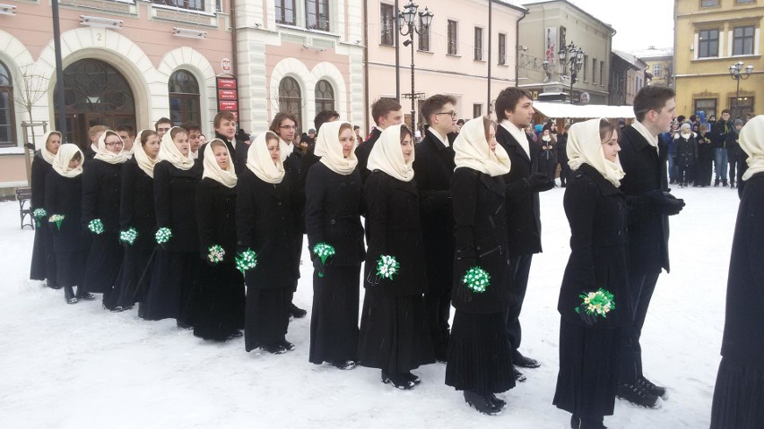 Polonez w wykonaniu maturzystów z Żywca