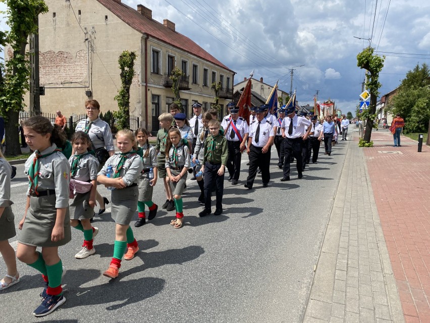 Myszyniec. Boże Ciało 2022. Procesja w parafii pw. Trójcy Przenajświętszej. 16.06.2022. Zdjęcia