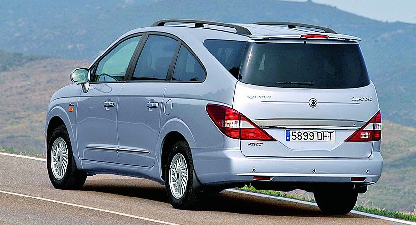 Ssangyong Rodius...