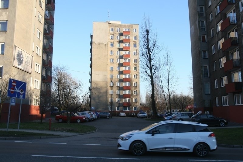 Wieżowiec w Katowicach niebezpiecznie się przechylił. Blok...