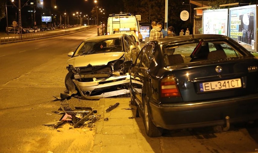 Wypadek na Paderewskiego. Zderzenie dwóch samochodów osobowych [zdjęcia]