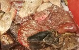 Dwie tony nielegalnego mięsa znaleziono w masarni w Byczynie