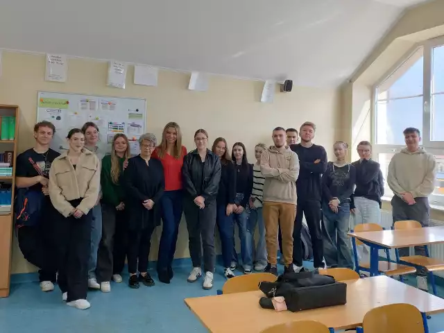 Spotkanie uczniów LO w Wołczynie z Sylwia Nasiadko.