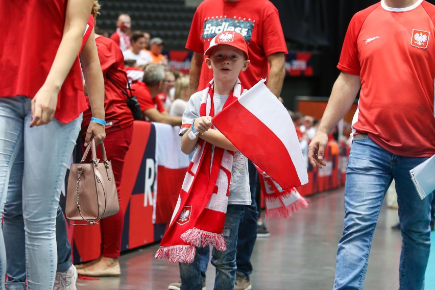 Reprezentacja Polski rozpoczęła siatkarskie mistrzostwa...