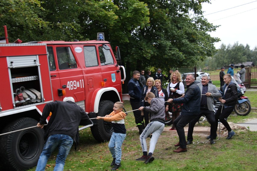 Udany festyn w Zagórzu w gminie Łączna z akcją szczepień przeciwko Covid - 19 (ZDJĘCIA)