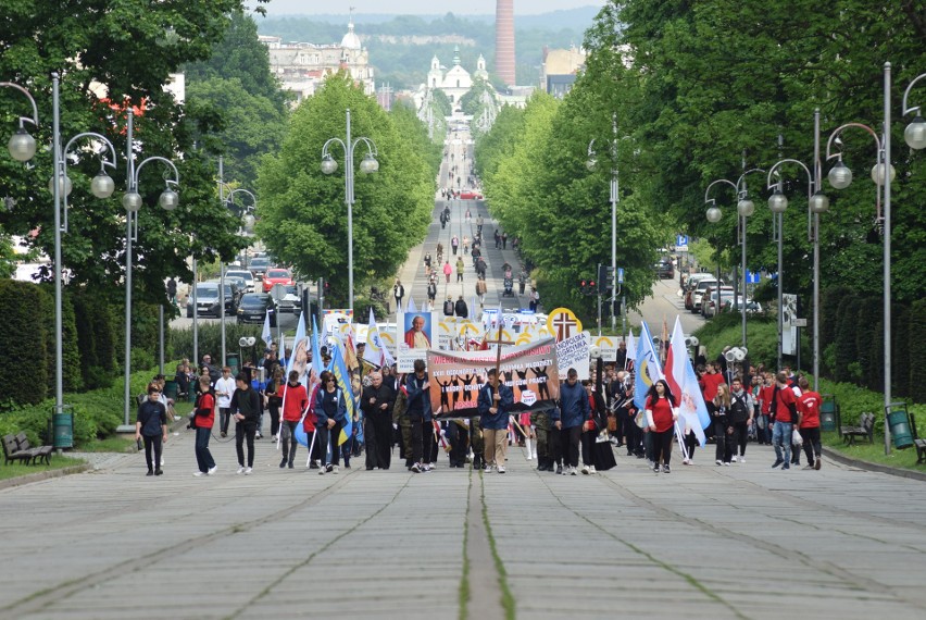 Pielgrzymka OHP na Jasnej Górze. Przybyła młodzież z różnych...