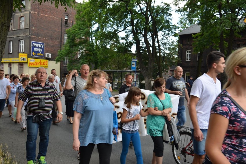 Bytom: Marsz mieszkańców Bobrka do Urzędu Miasta ZDJĘCIA