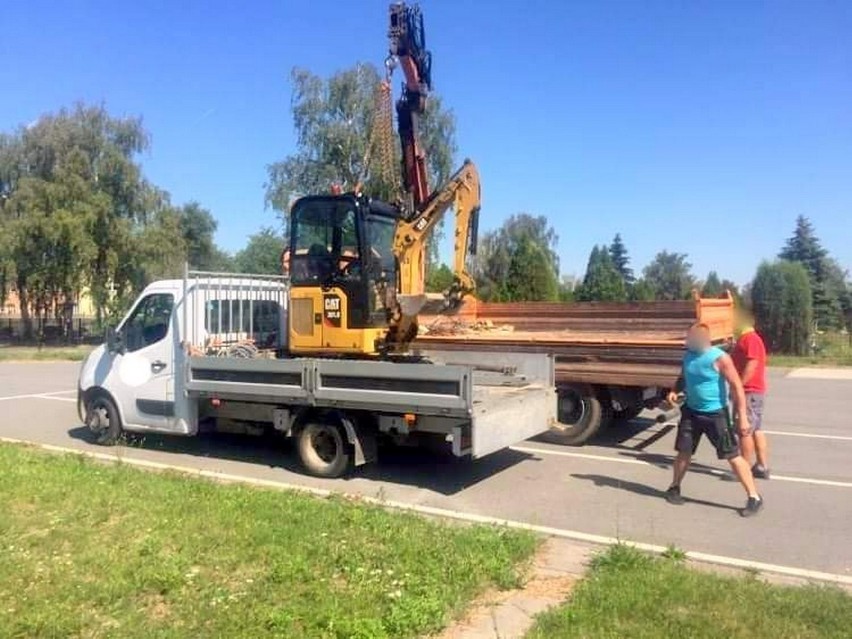 Inspektorzy z Ostrowa Wielkopolskiego zatrzymali pojazd z...