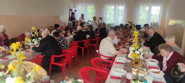 Seniorów zaproszono w ramach projektu „Danie wspólnych chwil” Fundacji Biedronki