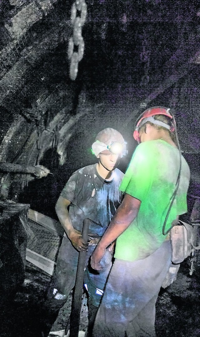 Pracy w kopalniach dla młodych adeptów górnictwa na razie nie ma. Swoich miejsc pracy nie są pewni nawet zatrudnieni górnicy