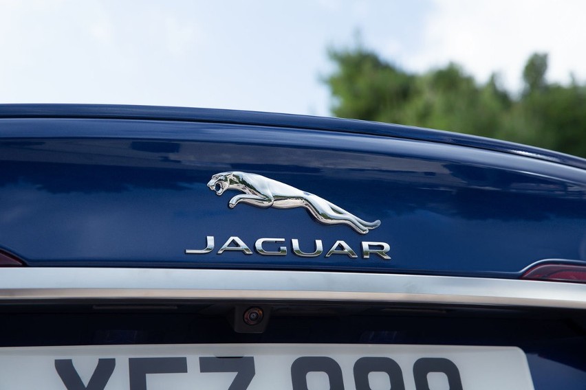 Jaguar XF...