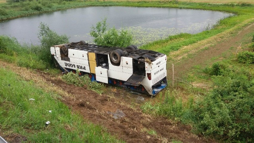 Do wypadku doszło przed godziną 11. Autobus PKS Łódź relacji...