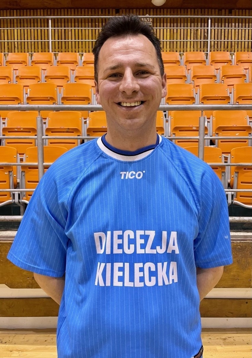 Księża z Diecezji Kieleckiej odnieśli komplet zwycięstw na mistrzostwach Polski w halowej piłce nożnej. W takim grali składzie