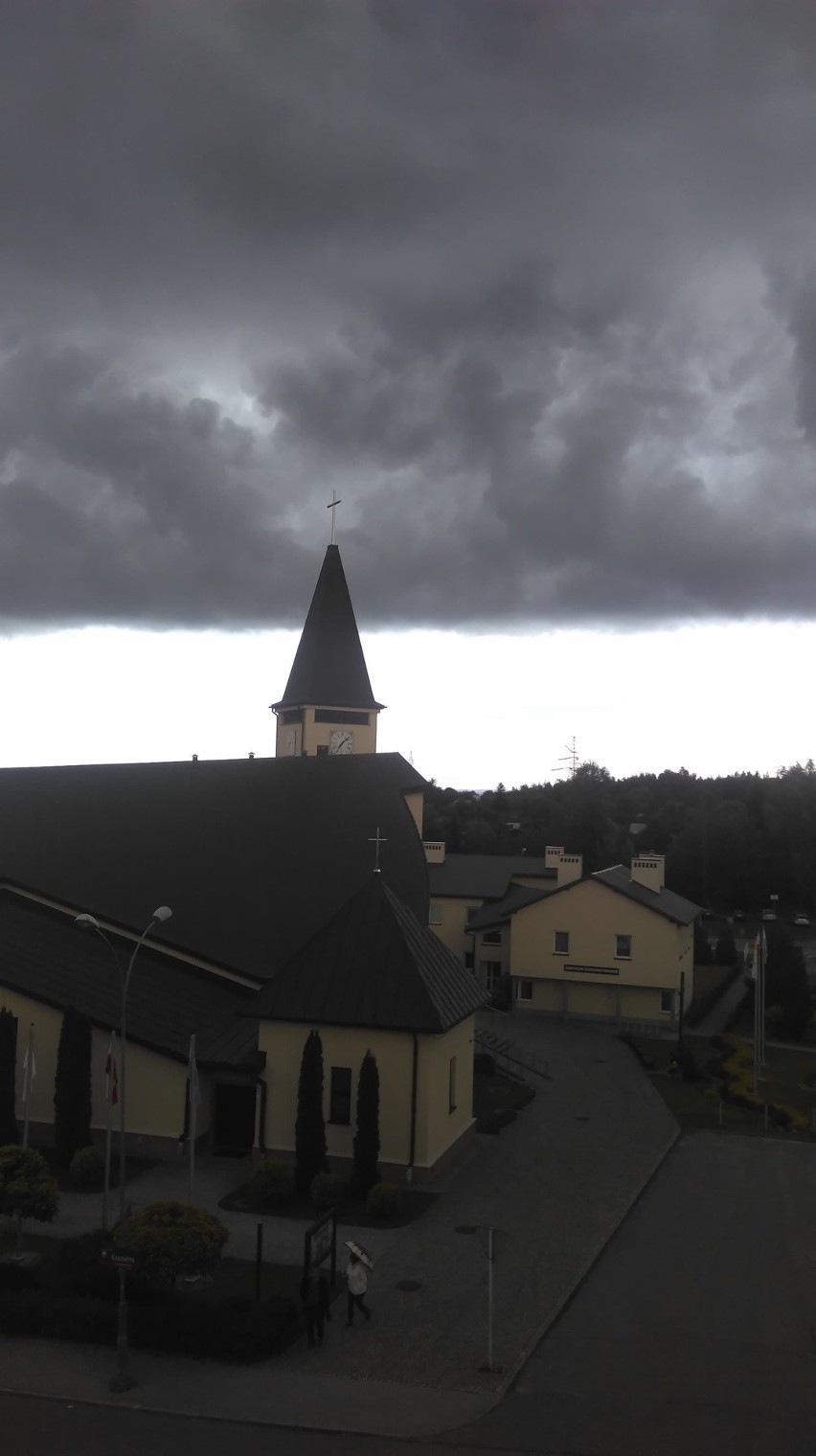 W sobotę nad Podkarpaciem przemieszczały się burzowe chmury....
