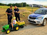 5-letni kierowca ciągnika przewoził truskawki. Został zatrzymany do "kontroli" - nie stwierdzono jednak nieprawidłowości