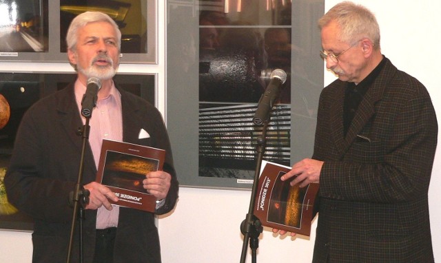 Uroczystego otwarcia wystawy "Moja prezentacja" dokonał pomysłodawca przeglądu Piotr Kaleta (z lewej; obok szef Galerii Zielona Bogdan Ptak).