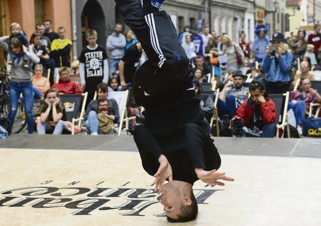 W ubiegłym roku widowiskowe popisy Urban Dance Meeting przyciągnęły na ulicę Browarną tłumy torunian. W tym roku powinno być podobnie