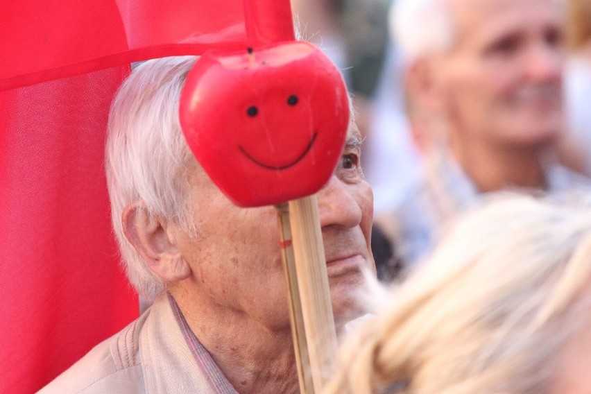 Wielka manifestacja w centrum Kielc „Wolne Sądy” z tysiącami uczestników  