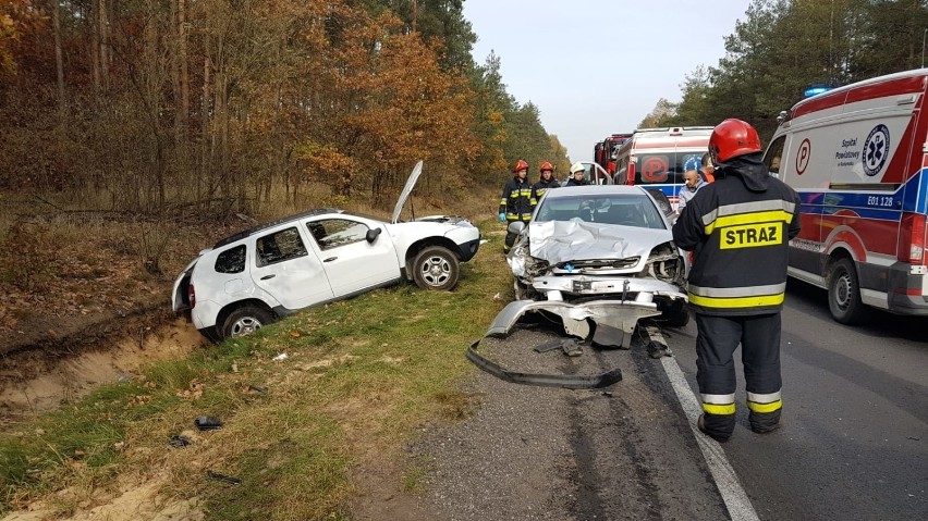 Wypadek we wsi koło Radomska. 4 osoby ranne w zderzeniu w Bobrach na DK nr 91. Zobacz zdjęcia 20.10.2019
