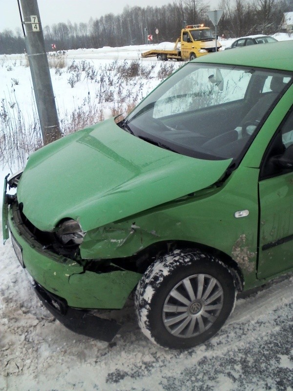 Volkswagen lupo miał uszkodzony przód karoserii