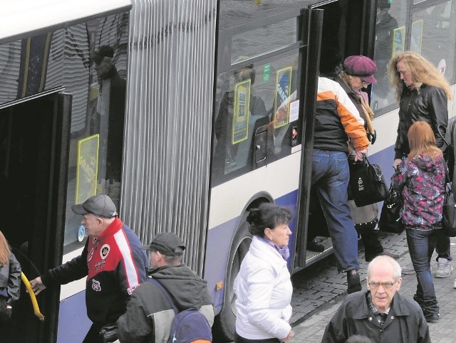 Wiosną czeka nas szereg zmian w kursowaniu autobusowej komunikacji miejskiej. Czy podróżni stracą kilka kursów na obleganych liniach przekonamy się za kilka dni.