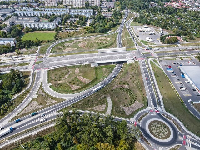 Od piątku 26 sierpnia uruchomiono nowe wiadukty nad ul. Lechicką.Zobacz zdjęcia --->