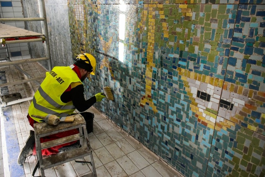 Rozpoczęły się prace konserwatorskie mozaik w Szczecińskim...