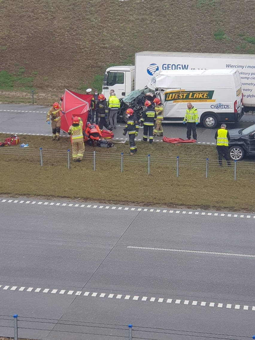 Do tragicznego wypadku doszło w środę, 14 kwietnia, na A1 w...