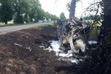 Auto zapaliło się podczas jazdy. Spłonęlo doszczętnie (zdjęcia)