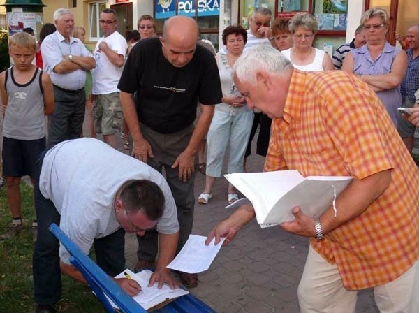 Mieszkańcy ul. Wrzosowej zbierają podpisy.