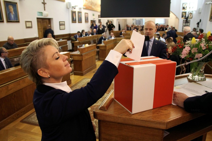 Pierwsza sesja Rady Miasta Lublin: Koalicja bierze wszystko, PiS prawie nic