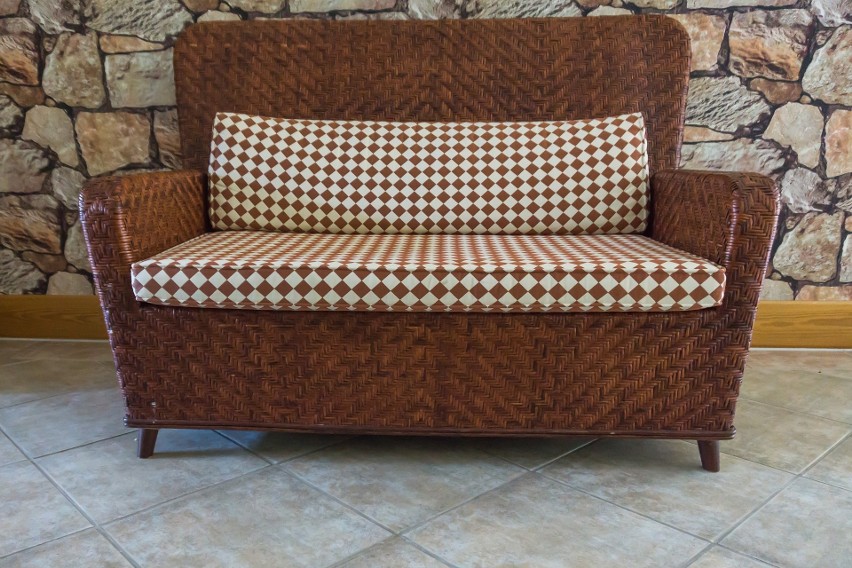 Meble rattanowe - sofa rattan + poduszki (8 sztuk)...