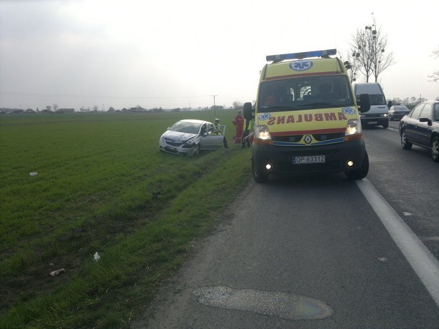 W wypadkach w Sosnówce i na wiadukcie nad autostradą a4 zginęła jedna osoba, a dwie są ranne.